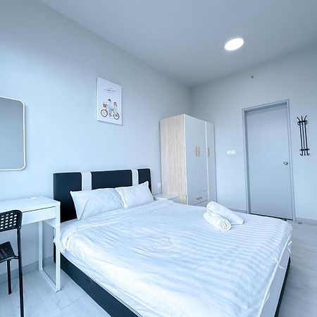 Vv Homestay Jesselton Quay Surla Sabah Mall Kk 亚庇贵赴行馆 Кота-Кинабалу Экстерьер фото